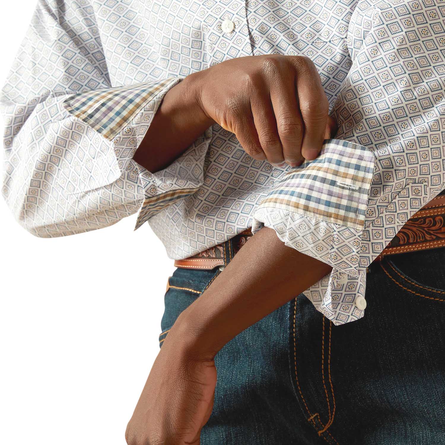 Ariat Mens Wrinkle Free "Declan" Classic Fit Long Sleeve Shirt – Iron-Free Button-Front Shirt